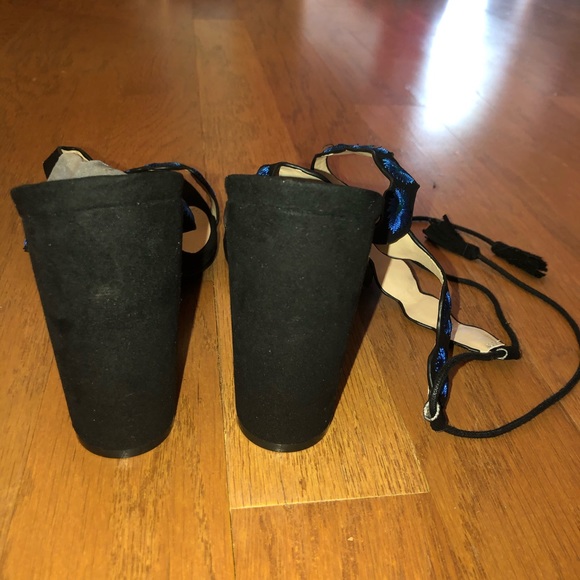 NWOT Shoe Dazzle • Rosiie Blue Flower Wrap-Up Heel - Picture 6 of 8